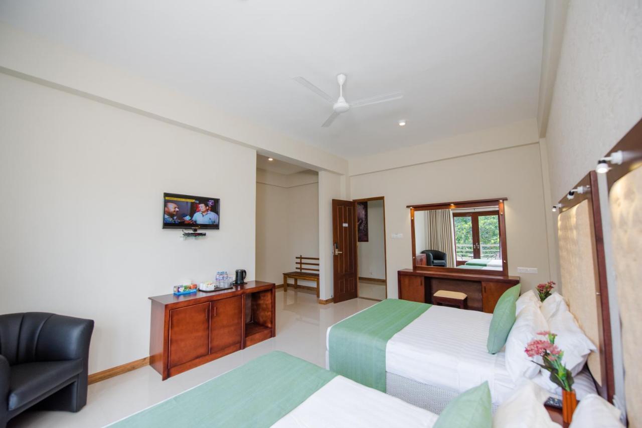 Mount Rich Rumassala Hotel Unawatuna Eksteriør billede