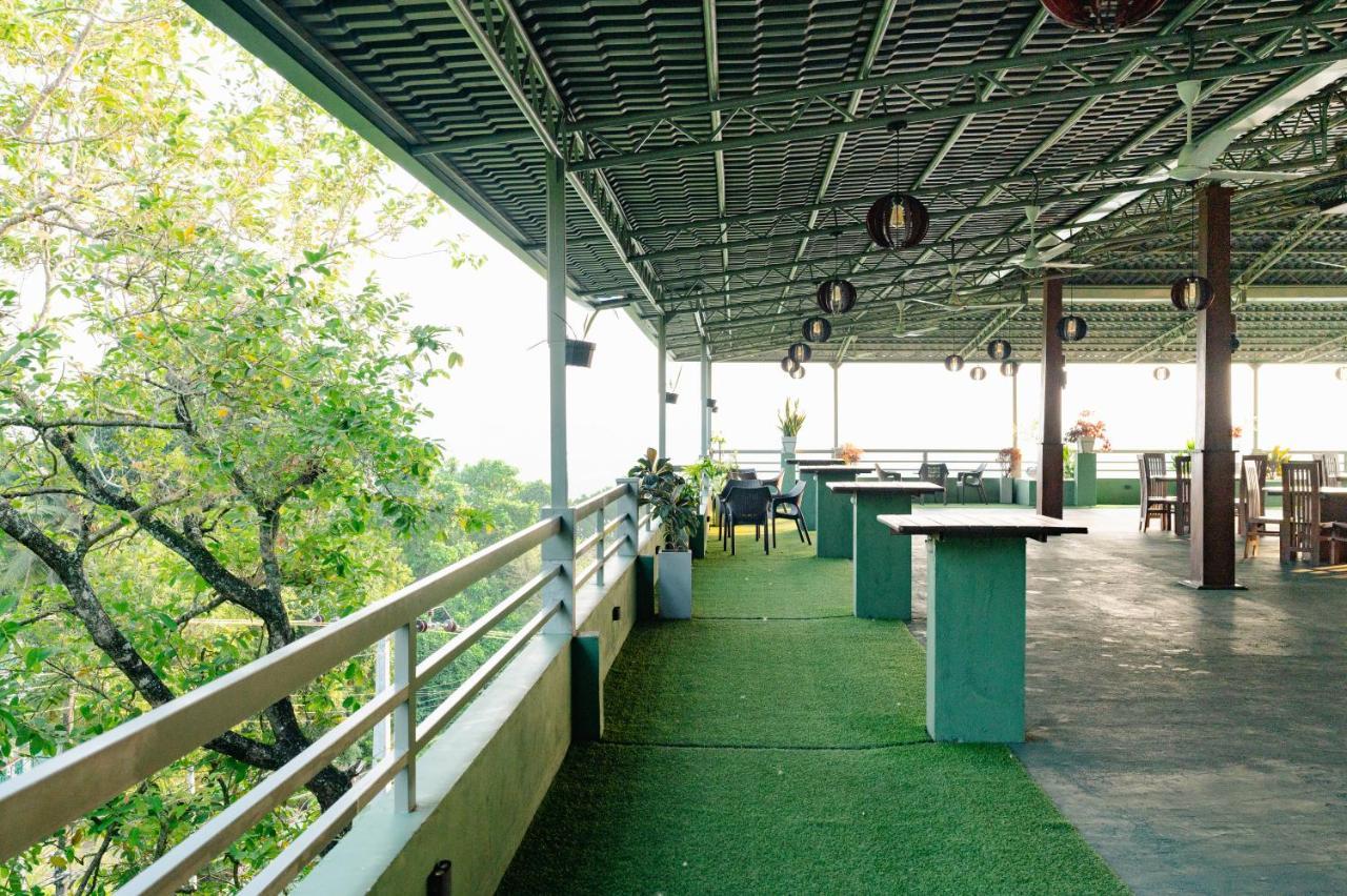 Mount Rich Rumassala Hotel Unawatuna Eksteriør billede