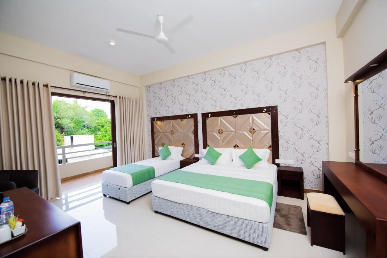 Mount Rich Rumassala Hotel Unawatuna Eksteriør billede